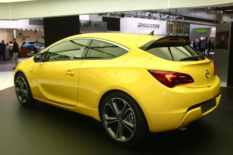 Opel Astra GTC - Salone di Francoforte 2011 - 8