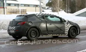 Opel Astra GTC spy - 3