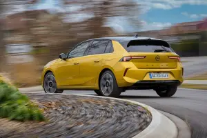 Opel Astra Hybrid - 8