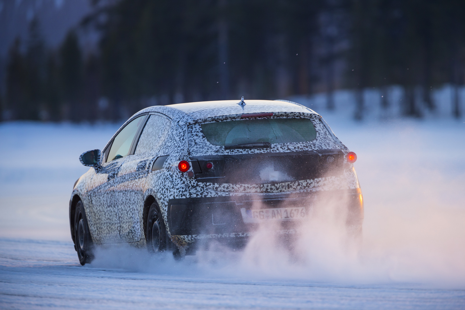 Opel Astra MY 2016 - Foto spia ufficiali