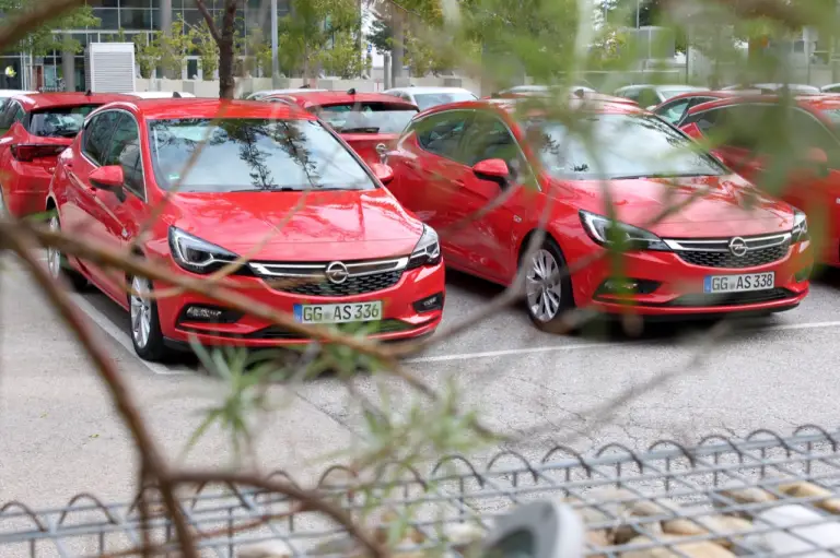 Opel Astra MY 2016 - Primo contatto, Vienna e Bratislava 05 e 06 ottobre 2015 - 17