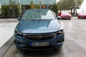 Opel Astra MY 2016 - Primo contatto, Vienna e Bratislava 05 e 06 ottobre 2015