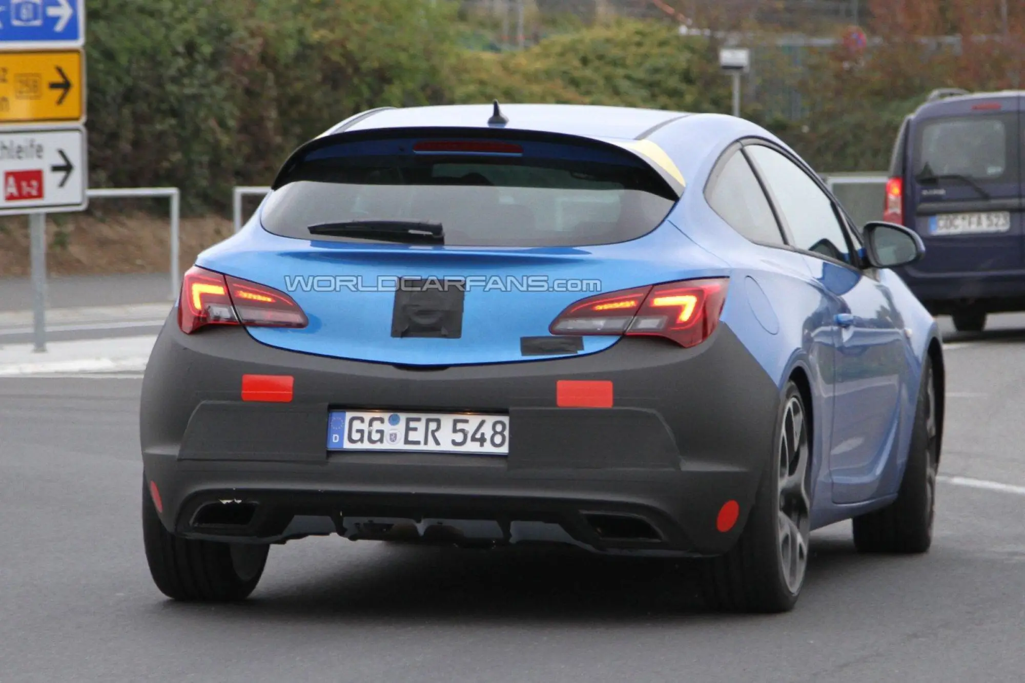 Opel Astra OPC 2012 - Foto spia 28-10-2011 - 1