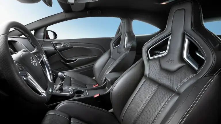 Opel Astra OPC 2012 nuove immagini ufficiali - 8