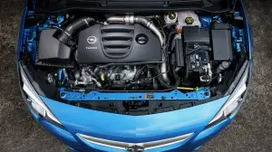 Opel Astra OPC 2012 nuove immagini ufficiali