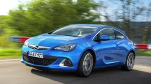 Opel Astra OPC 2012 nuove immagini ufficiali