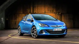 Opel Astra OPC 2012 nuove immagini ufficiali