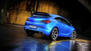 Opel Astra OPC 2012 nuove immagini ufficiali - 39