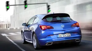 Opel Astra OPC 2012 nuove immagini ufficiali