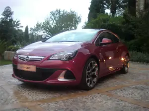 Opel Astra OPC foto live - 1