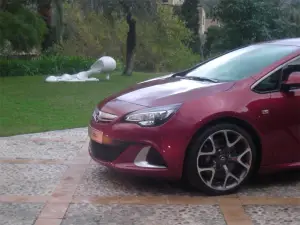 Opel Astra OPC foto live - 6