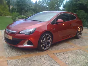 Opel Astra OPC foto live - 7