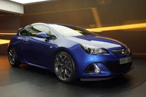 Opel Astra OPC - Salone di Ginevra 2012