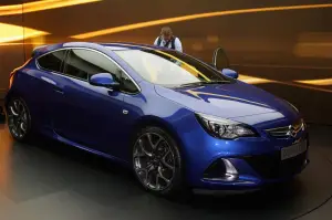 Opel Astra OPC - Salone di Ginevra 2012