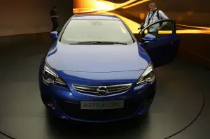 Opel Astra OPC - Salone di Ginevra 2012