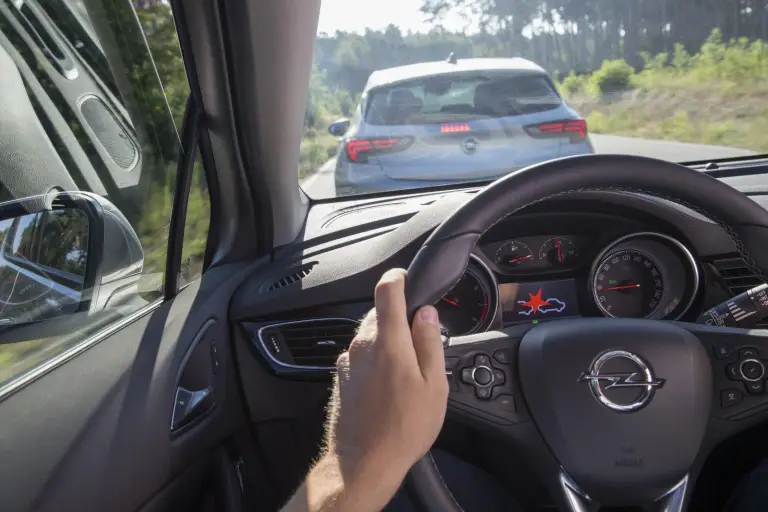 Opel Astra - sistemi di assistenza alla guida - 9