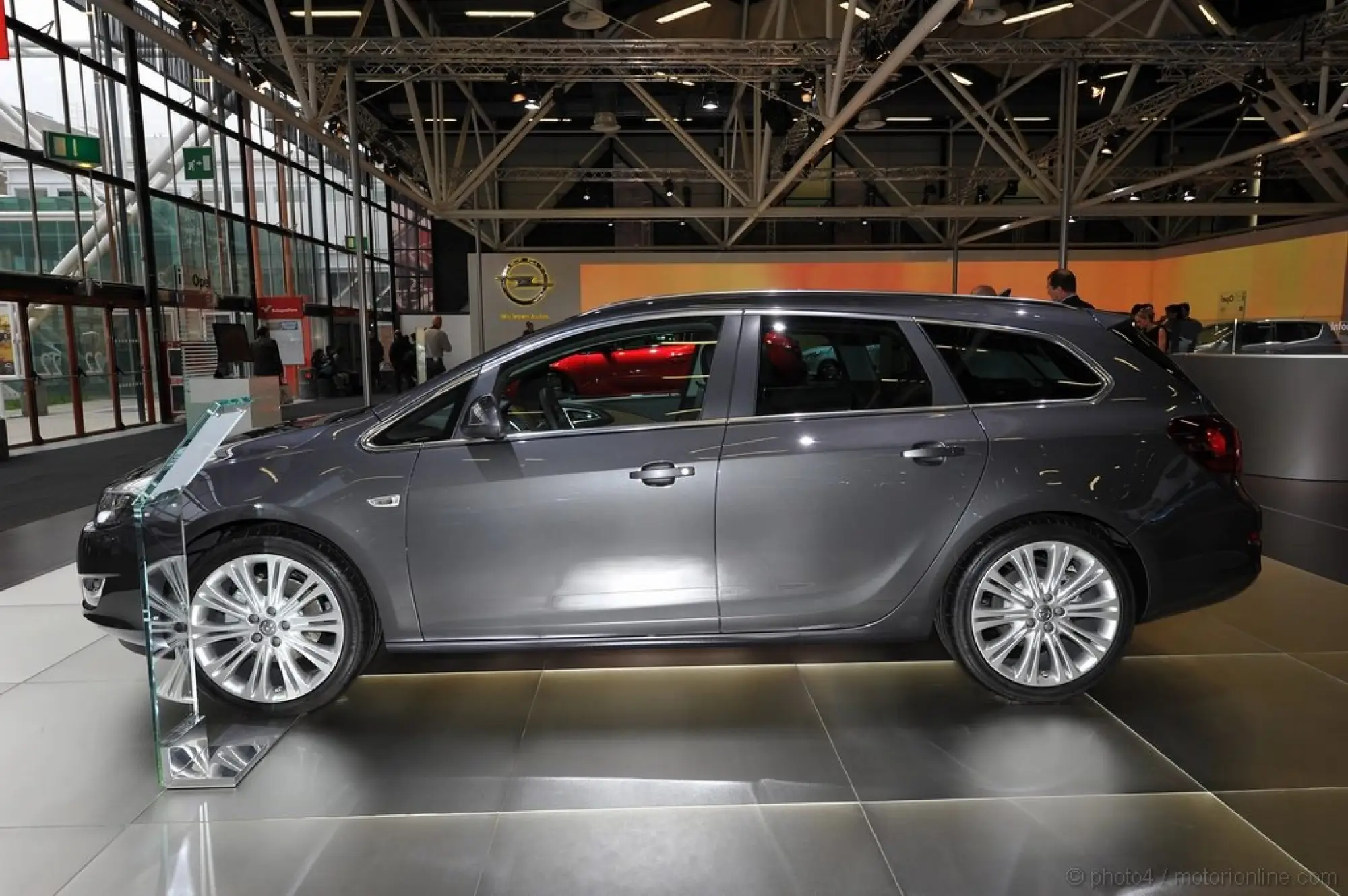 Opel Astra Sport Tourer Motorshow Bologna 2010 - 5