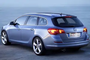 Opel Astra Sports Tourer 2011 - 10