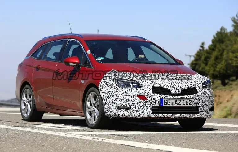 Opel Astra Sports Tourer 2020 - Foto spia 20-05-2019 - 11