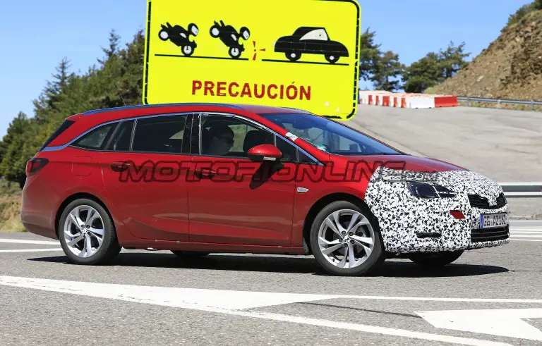 Opel Astra Sports Tourer 2020 - Foto spia 20-05-2019 - 13