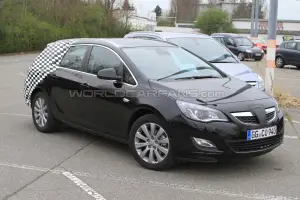 Opel Astra Sports Tourer: Foto Spia - 5