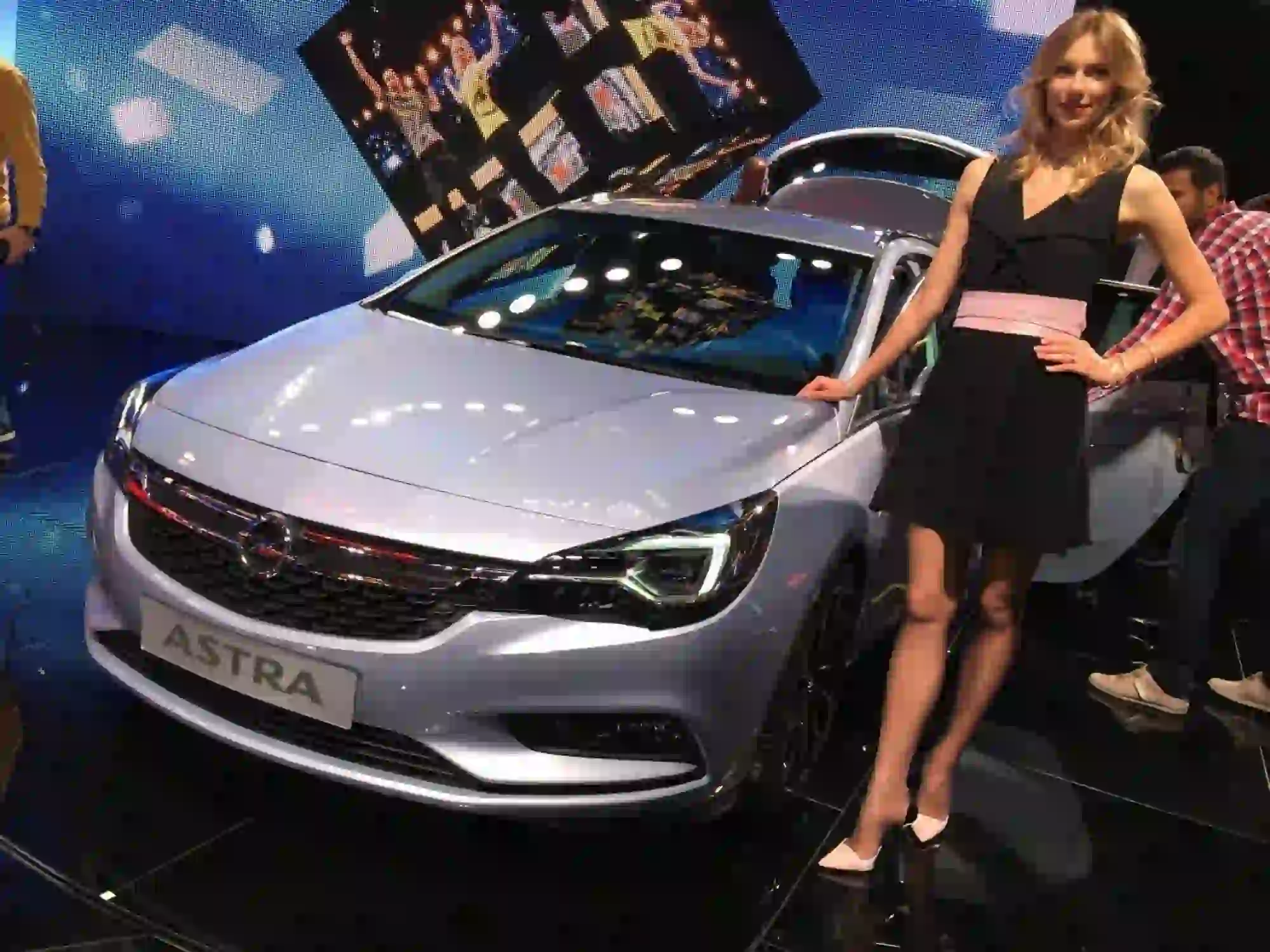 Opel Astra Sports Tourer MY 2016 - Salone di Francoforte 2015 - 1