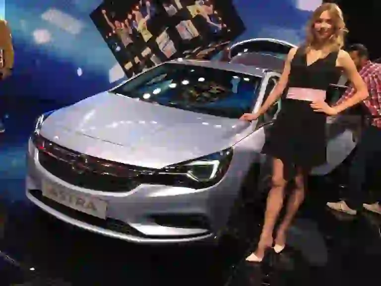 Opel Astra Sports Tourer MY 2016 - Salone di Francoforte 2015 - 1
