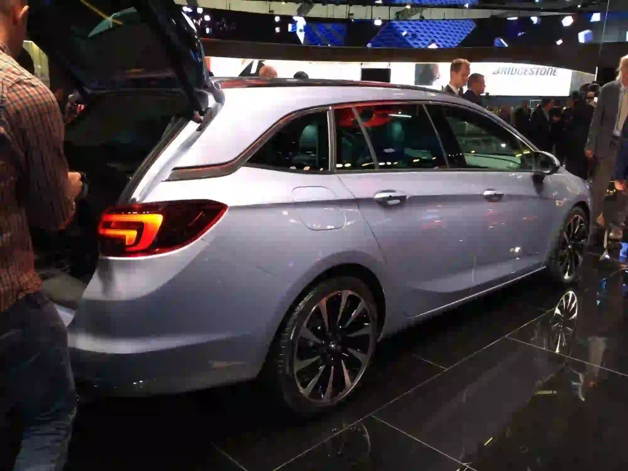 Opel Astra Sports Tourer MY 2016 - Salone di Francoforte 2015 - 5