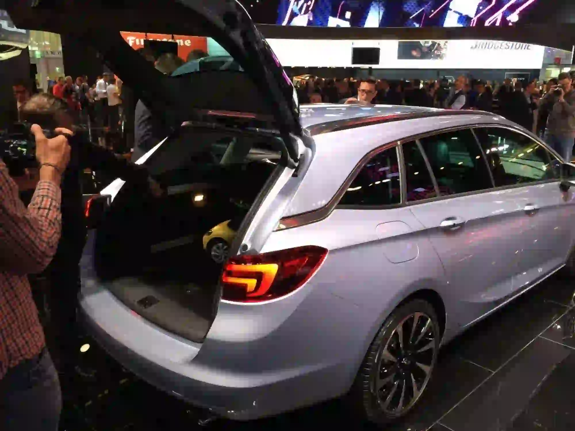 Opel Astra Sports Tourer MY 2016 - Salone di Francoforte 2015 - 7