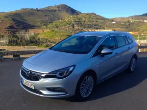 Opel Astra Sports Tourer MY2016 - 15