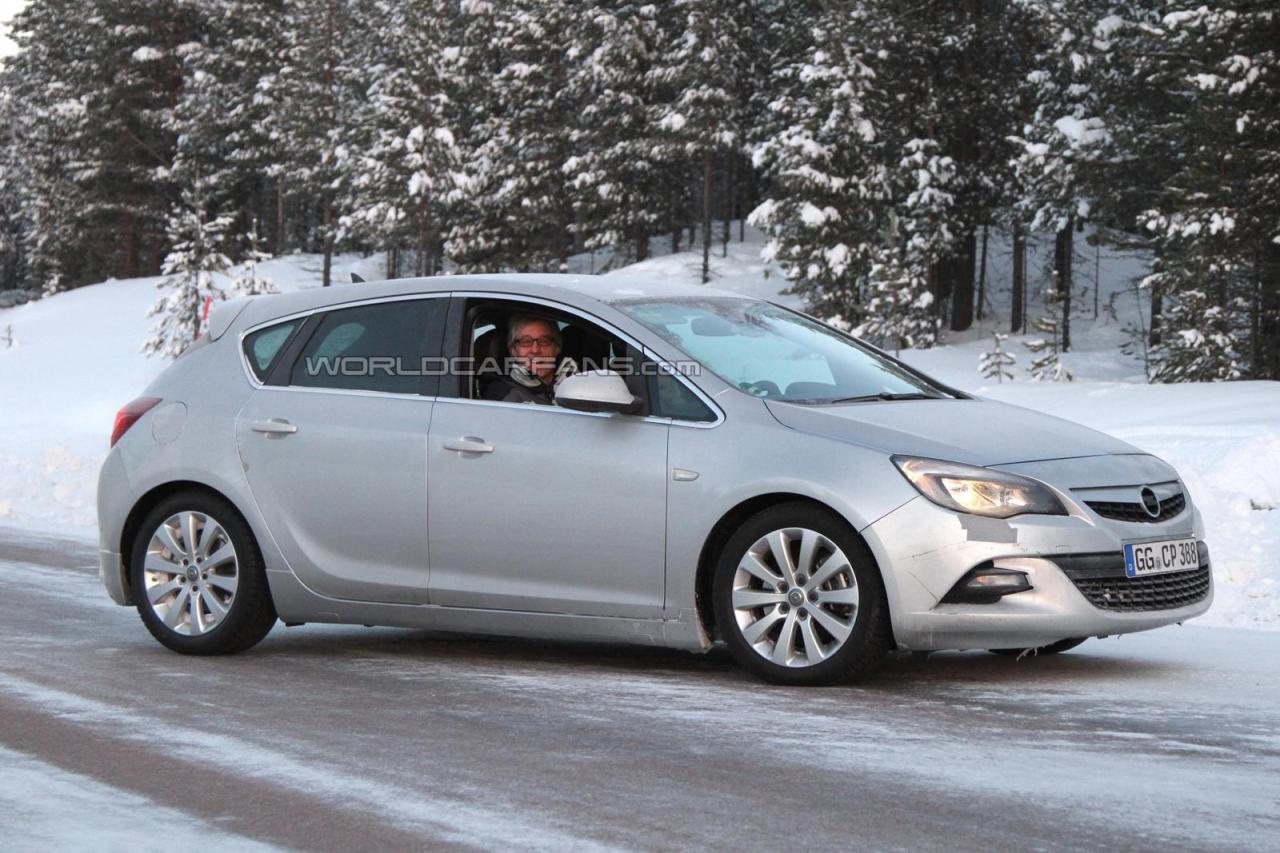 Opel Astra GSI 2012 spy