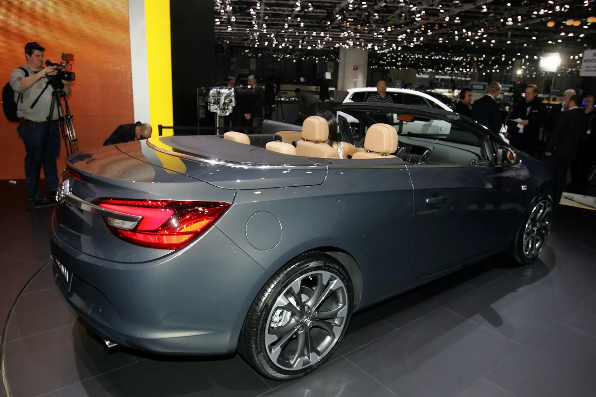 Opel Cascada - Salone di Ginevra 2013 - 8