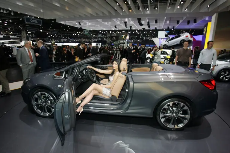 Opel Cascada - Salone di Ginevra 2013 - 13