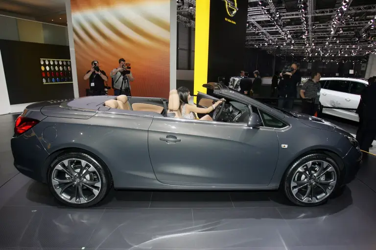 Opel Cascada - Salone di Ginevra 2013 - 17