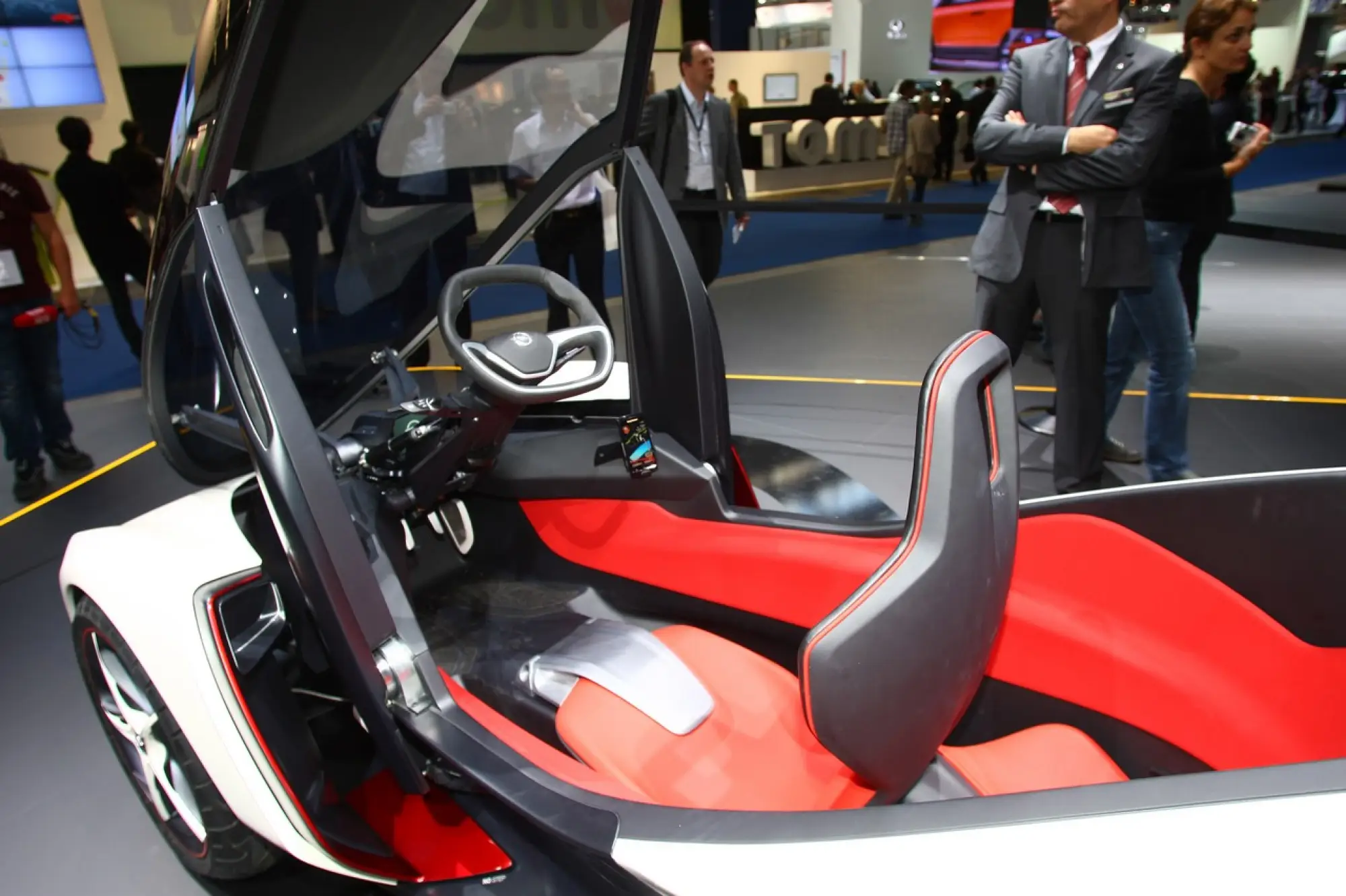 Opel Concept biposto elettrica - Salone di Francoforte 2011 - 2