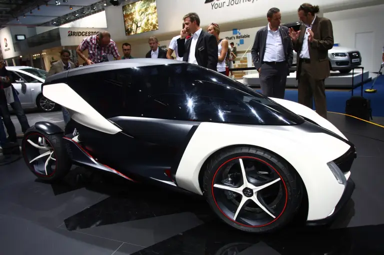 Opel Concept biposto elettrica - Salone di Francoforte 2011 - 3