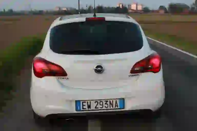Opel Corsa 1.0 Turbo: prova su strada - 10
