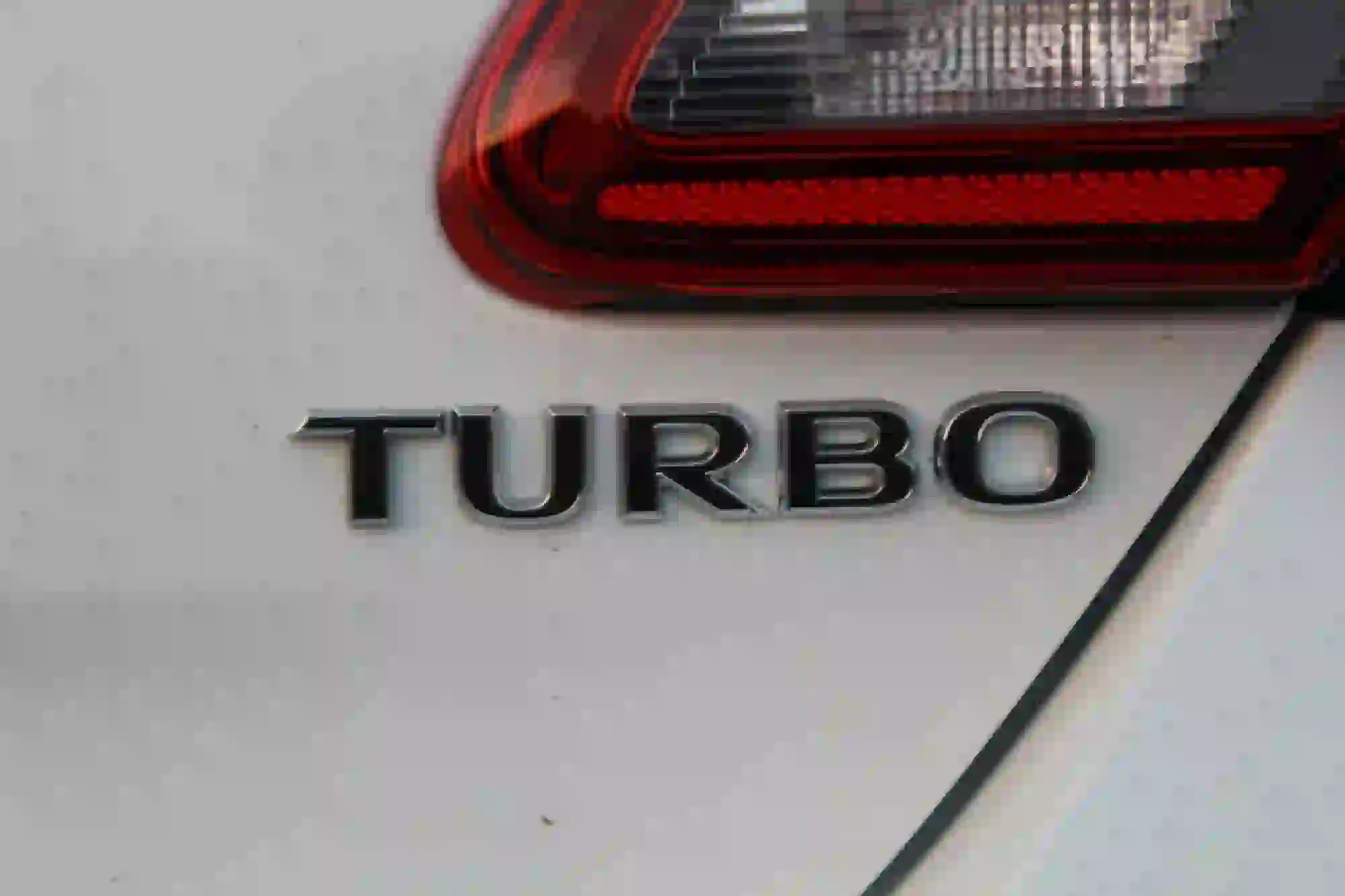 Opel Corsa 1.0 Turbo: prova su strada - 12