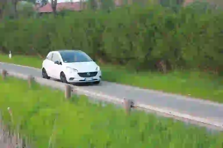 Opel Corsa 1.0 Turbo: prova su strada - 24