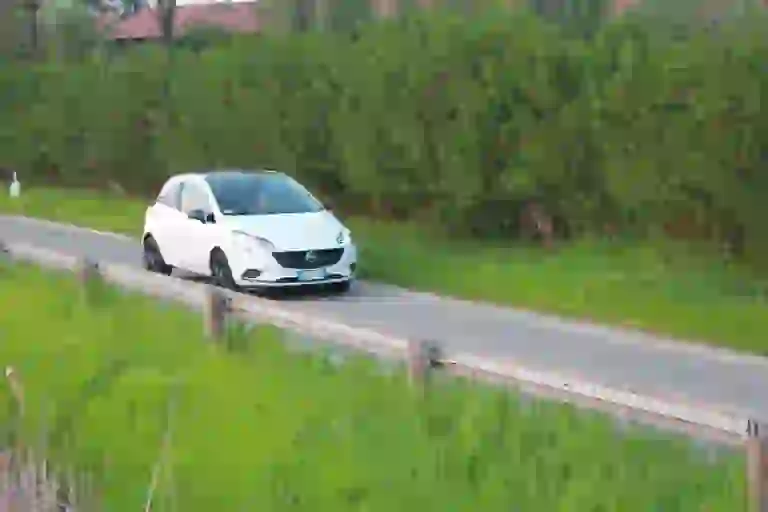 Opel Corsa 1.0 Turbo: prova su strada - 25