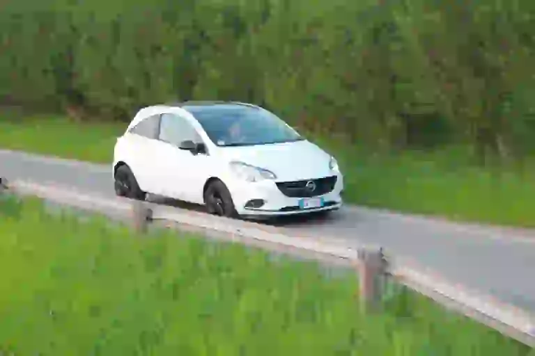 Opel Corsa 1.0 Turbo: prova su strada - 33