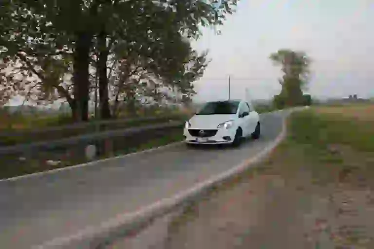 Opel Corsa 1.0 Turbo: prova su strada - 60