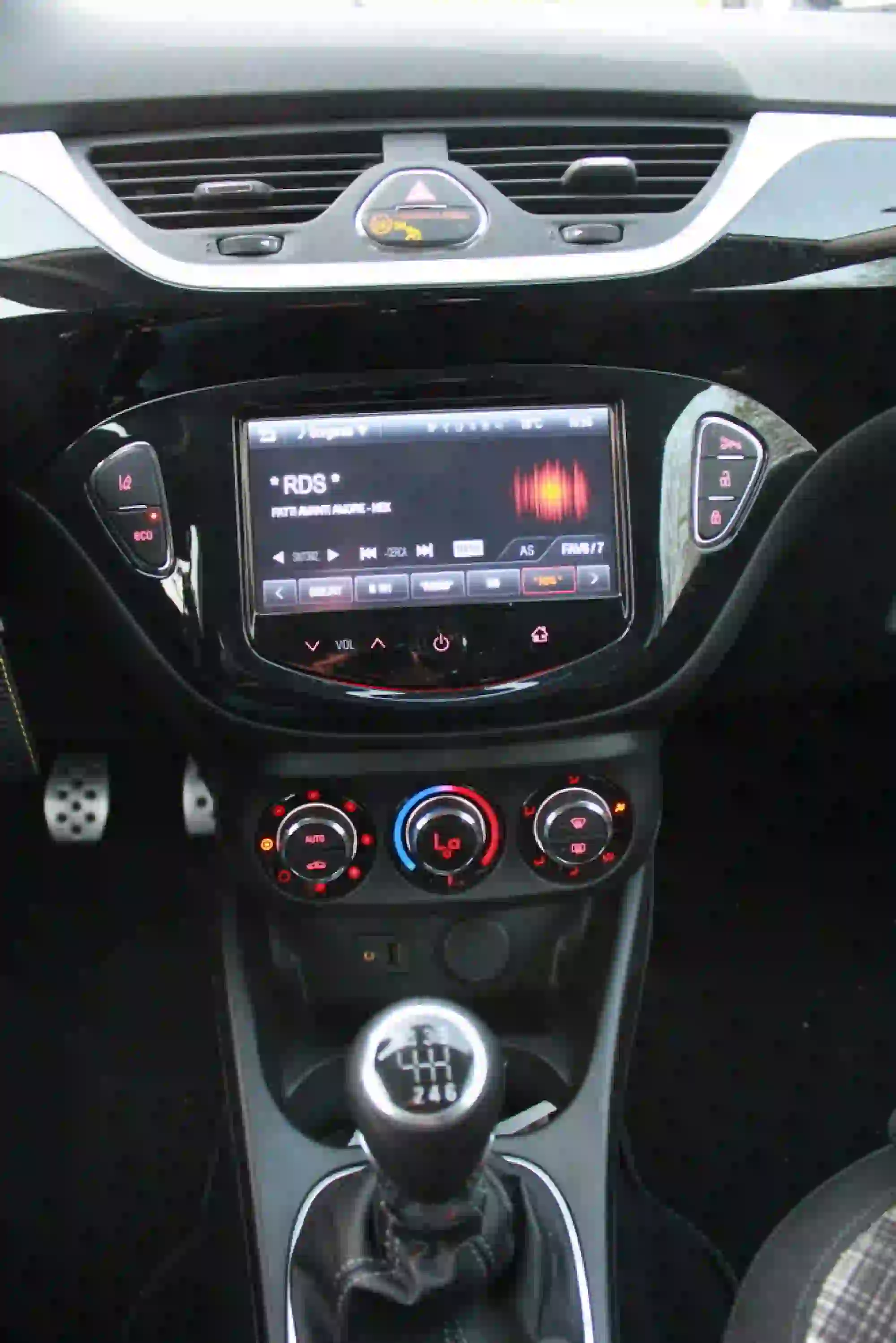 Opel Corsa 1.0 Turbo: prova su strada - 92