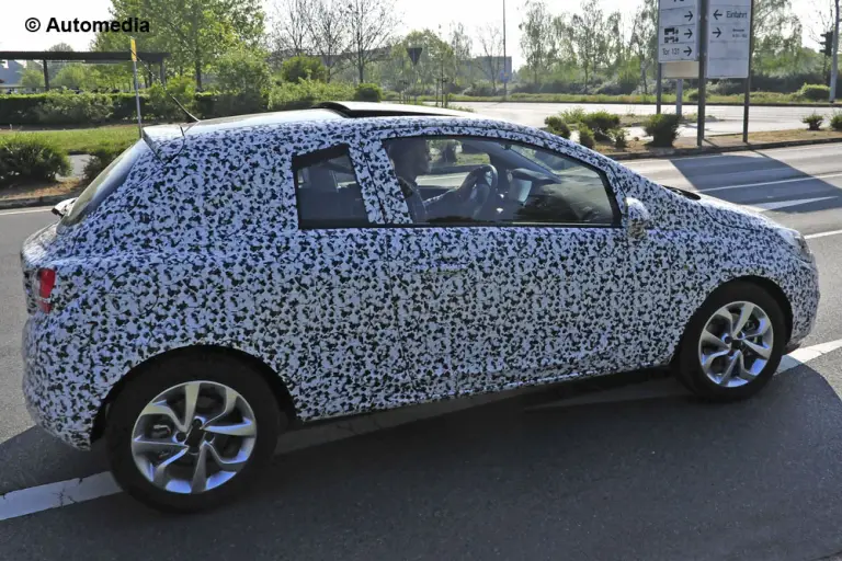 Opel Corsa 2015 - Foto spia 30-04-2014 - 3