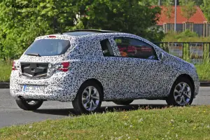 Opel Corsa 2015 - Foto spia 30-04-2014