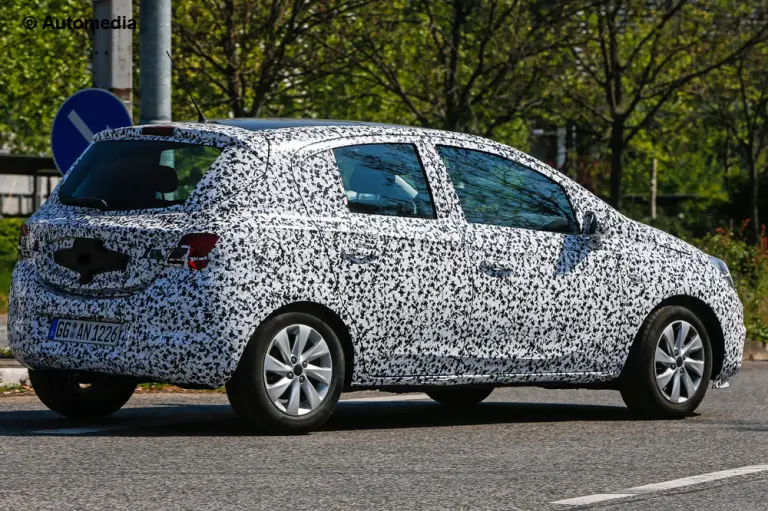 Opel Corsa 2015 - Foto spia 30-04-2014 - 9