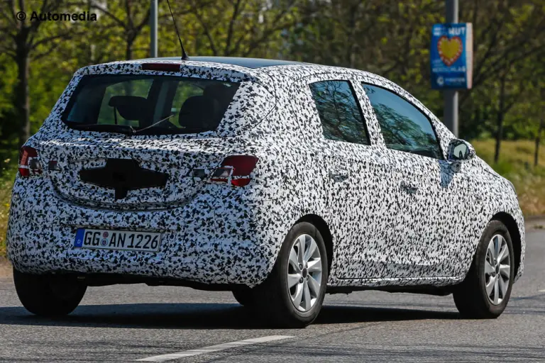 Opel Corsa 2015 - Foto spia 30-04-2014 - 10