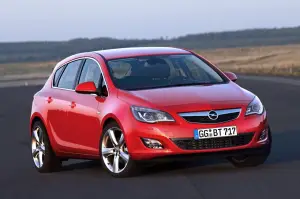 Opel Corsa-e e altri modelli - premio Volante Oro 