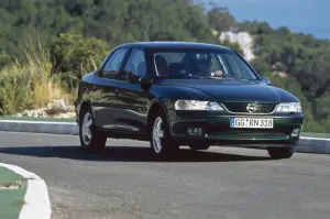 Opel Corsa-e e altri modelli - premio Volante Oro 