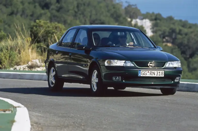 Opel Corsa-e e altri modelli - premio Volante Oro  - 10